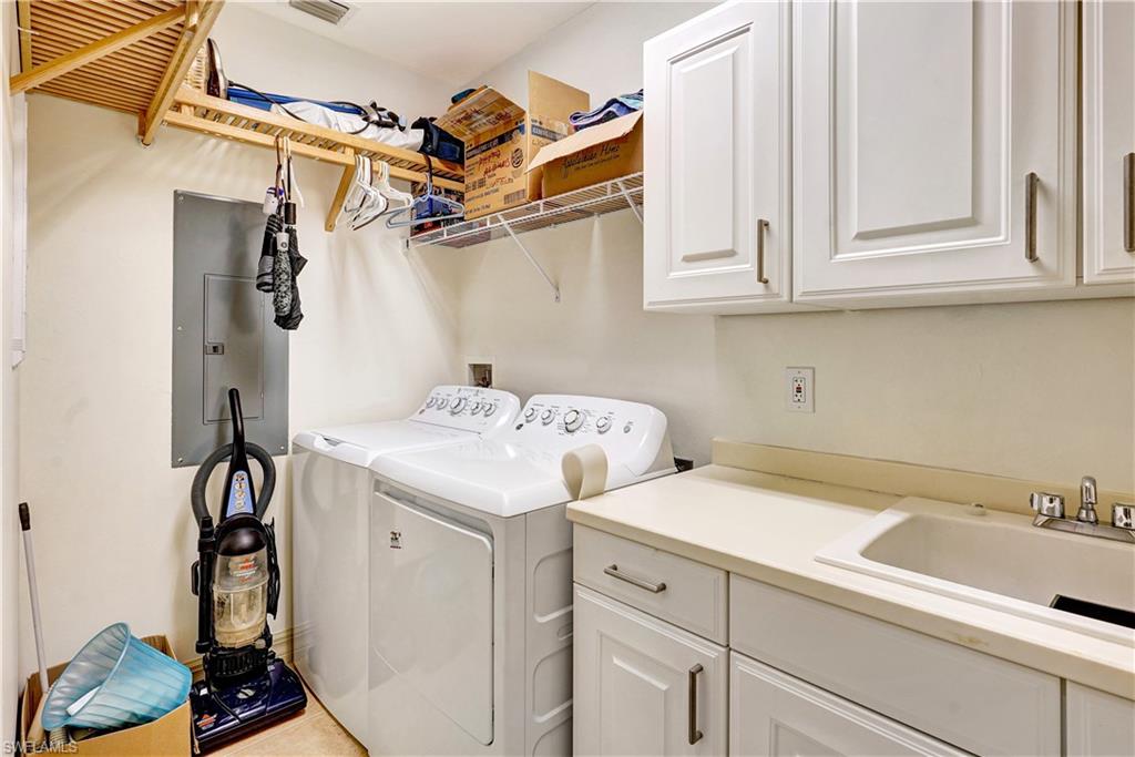 Fort Myers, Florida, 33907, United States, 2 Bedrooms Bedrooms, ,3 BathroomsBathrooms,Residential,For Sale,1994873