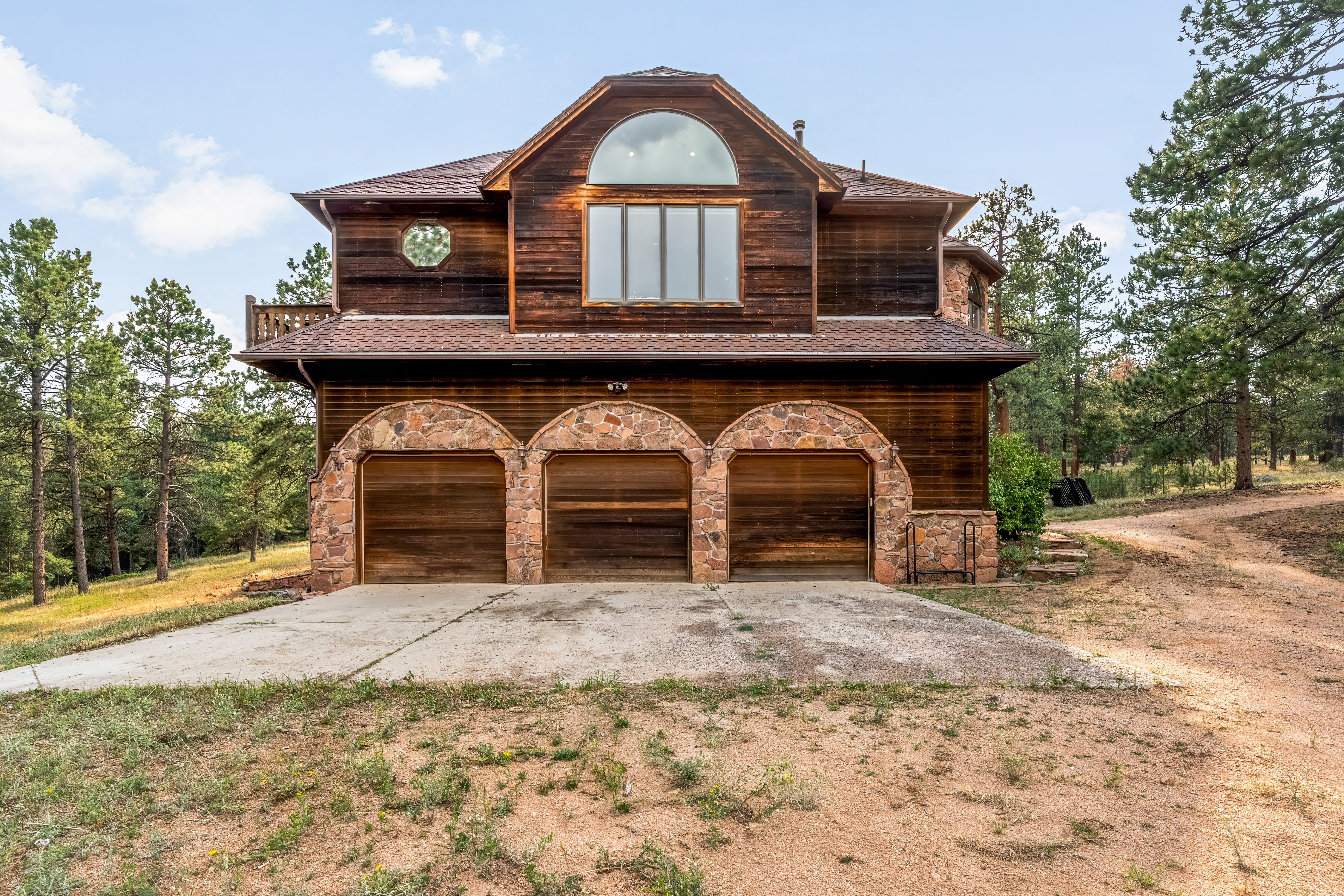  Colorado Living in Impressive 8,200 sq ft Home Backing to Pike National Forest - 物件實景