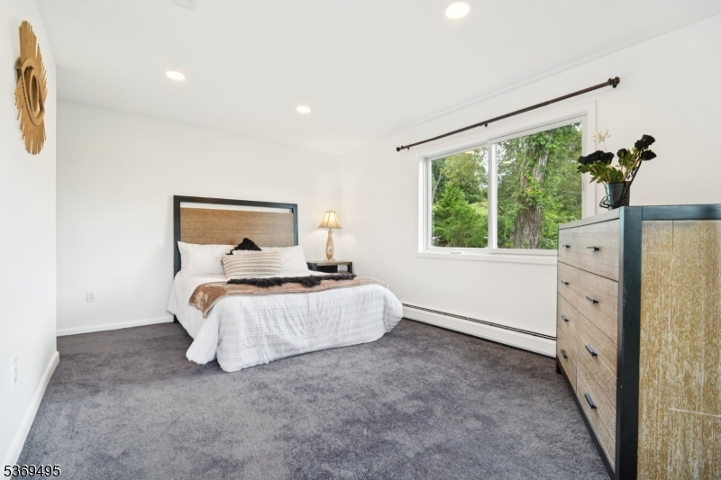 Kinnelon Boro, New Jersey, 07405, United States, 5 Bedrooms Bedrooms, ,4 BathroomsBathrooms,Residential,For Sale,1939062
