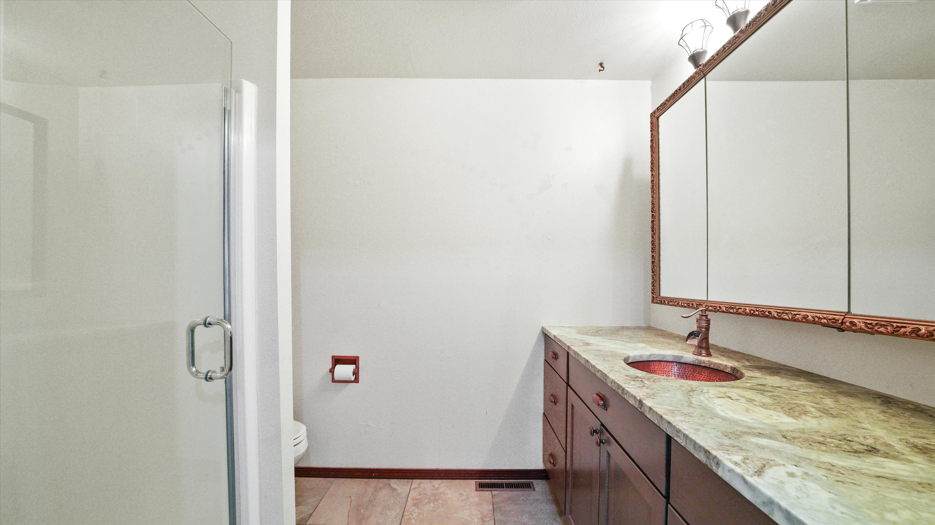  Updated and move in ready - 物件實景