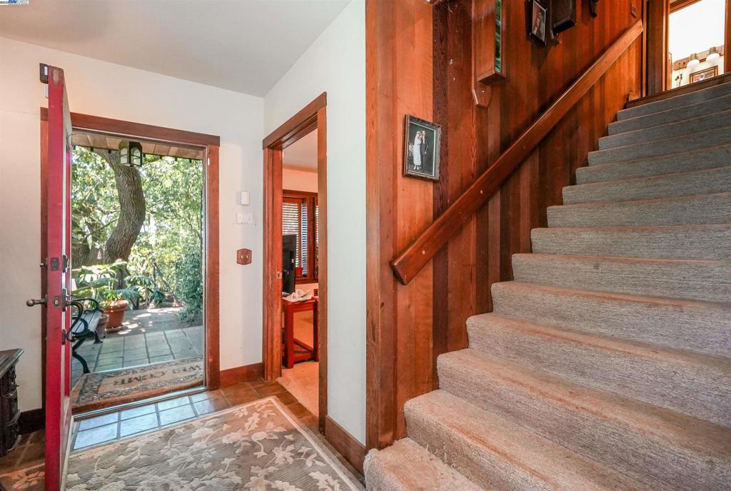 San Rafael, California, 94903-3840, United States, 3 Bedrooms Bedrooms, ,3 BathroomsBathrooms,Residential,For Sale,1987101