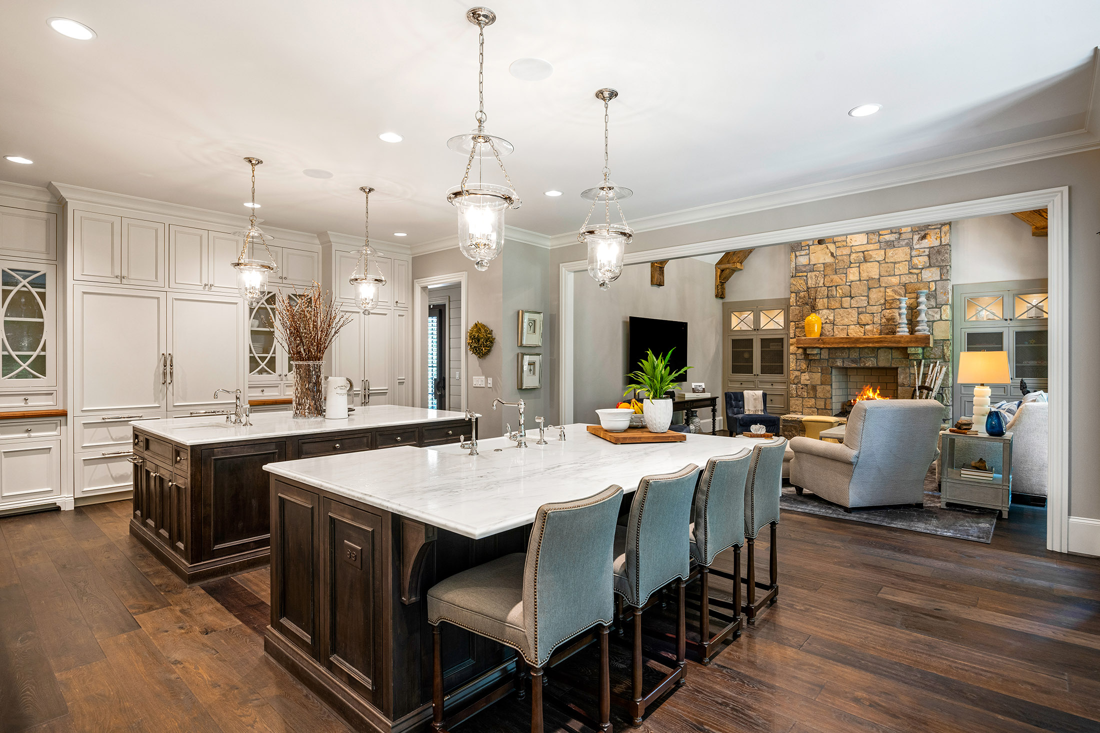  Buckhead Estate Pairs Architectural Presence with Richly Layered Interiors - 物件實景