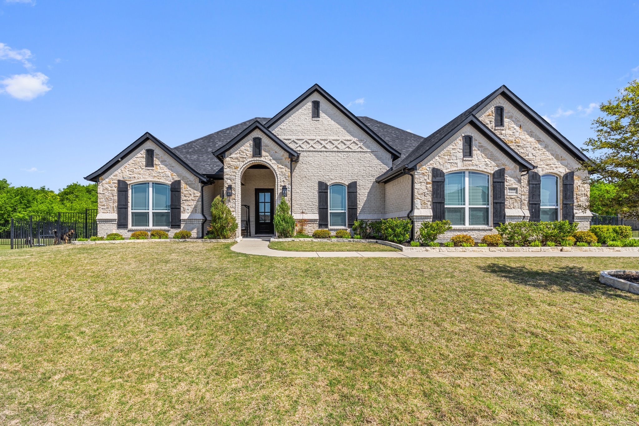 Caddo Mills, Texas, 75135, United States, 4 Bedrooms Bedrooms, ,5 BathroomsBathrooms,Residential,For Sale,1778518