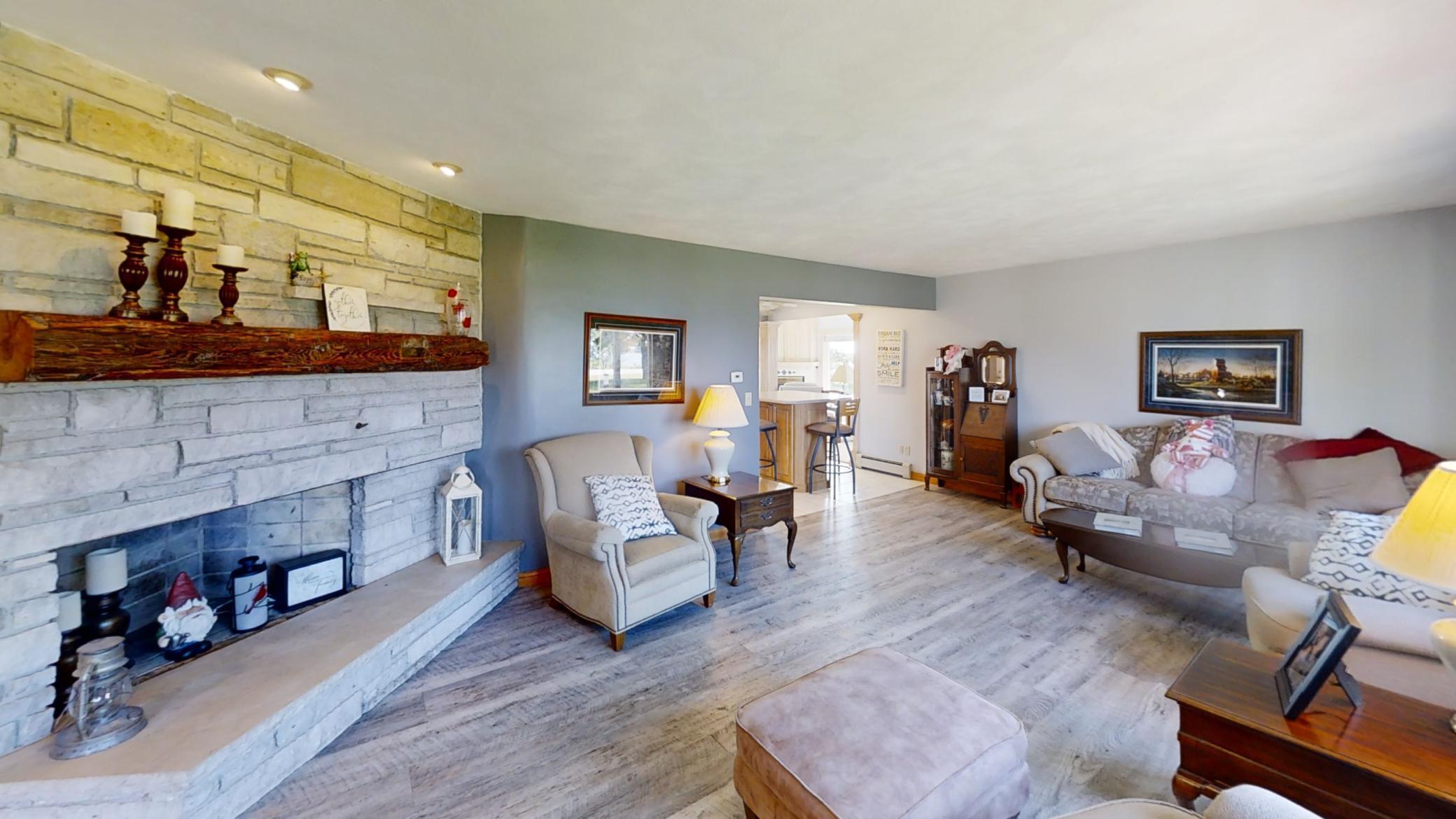 Alden, Minnesota, 56009, United States, 4 Bedrooms Bedrooms, ,1 BathroomBathrooms,Residential,For Sale,1920327