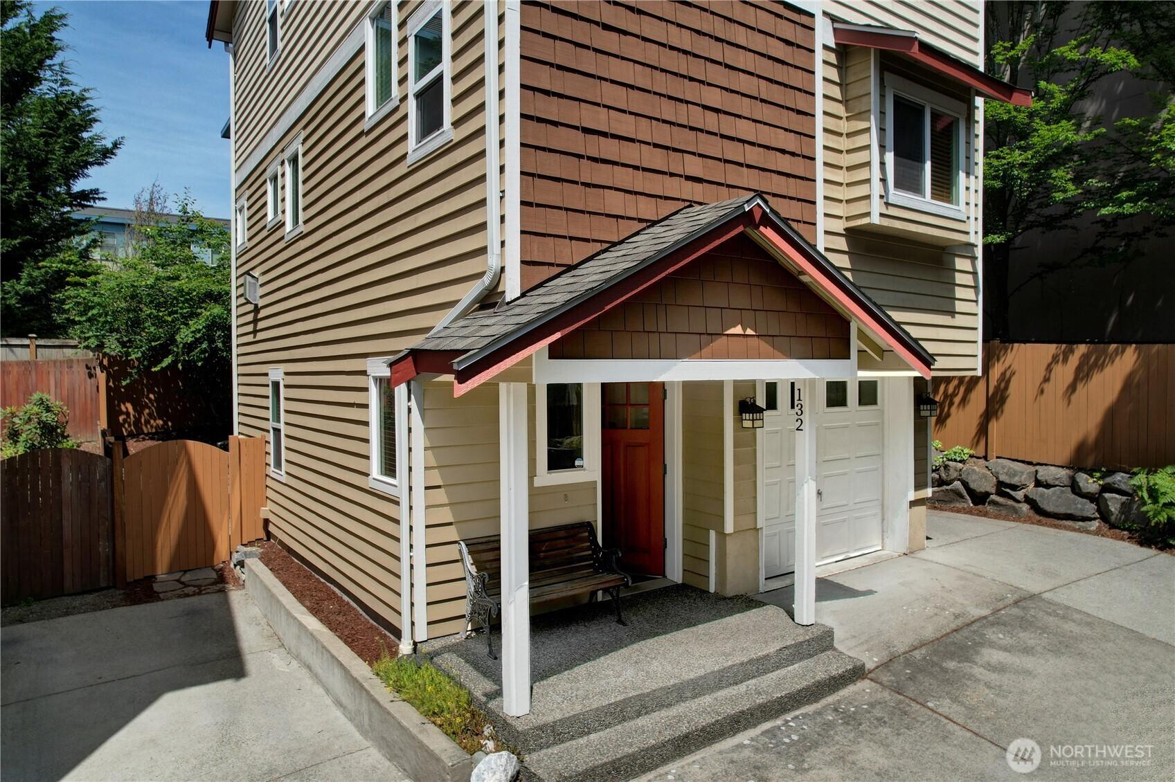 SEATTLE, Washington, 98133, United States, 3 Bedrooms Bedrooms, ,3 BathroomsBathrooms,Residential,For Sale,1890741
