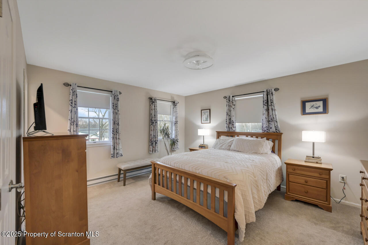 Moscow, Pennsylvania, 18444, United States, 4 Bedrooms Bedrooms, ,3 BathroomsBathrooms,Residential,For Sale,1999733