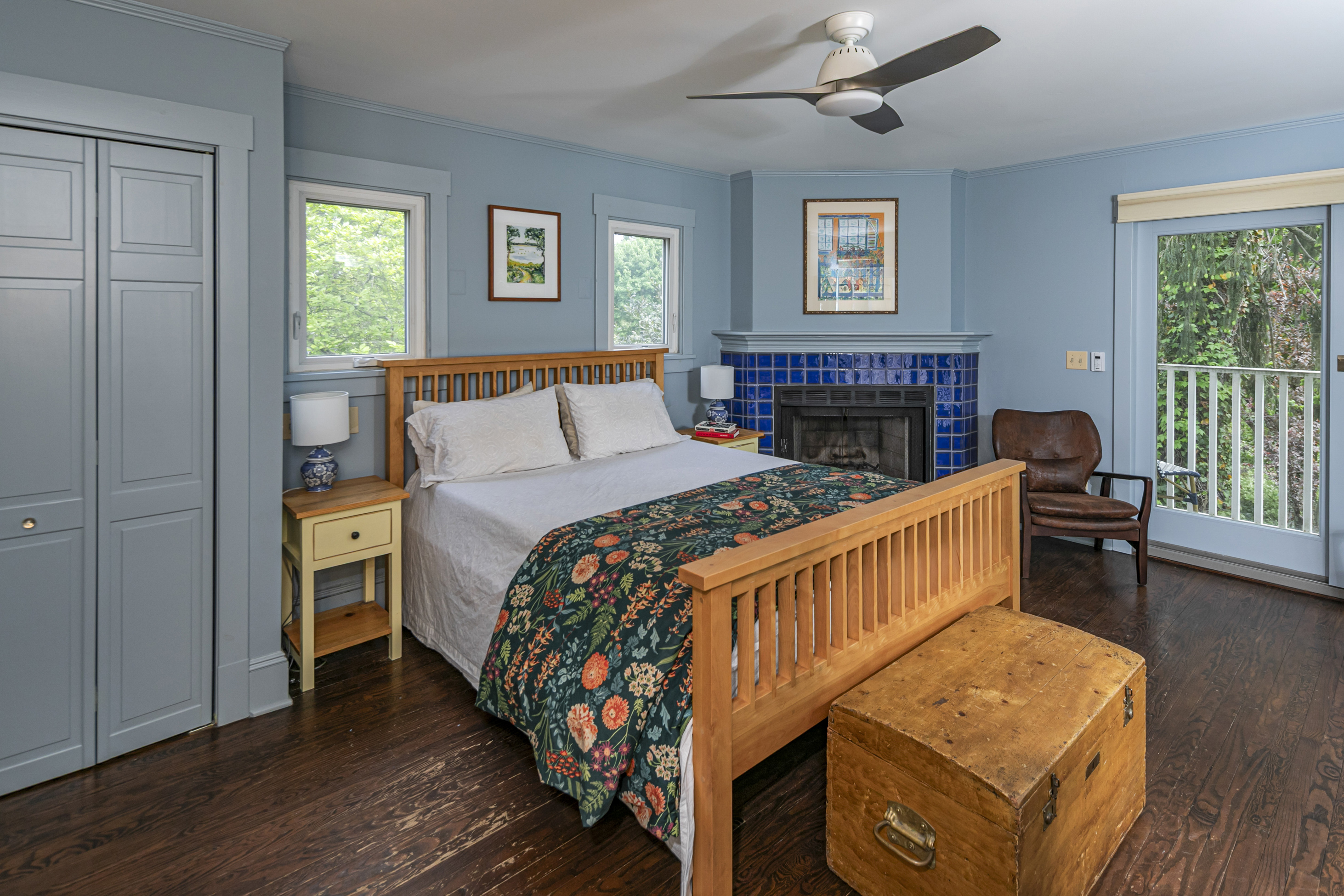  Storybook Princeton Home With Garden, Ponds, Parking, and In-town Location - 物件實景