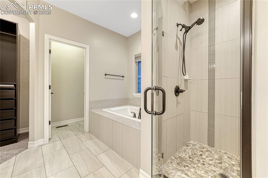 Colorado Springs, Colorado, 80921, United States, 5 Bedrooms Bedrooms, ,4 BathroomsBathrooms,Residential,For Sale,1939279