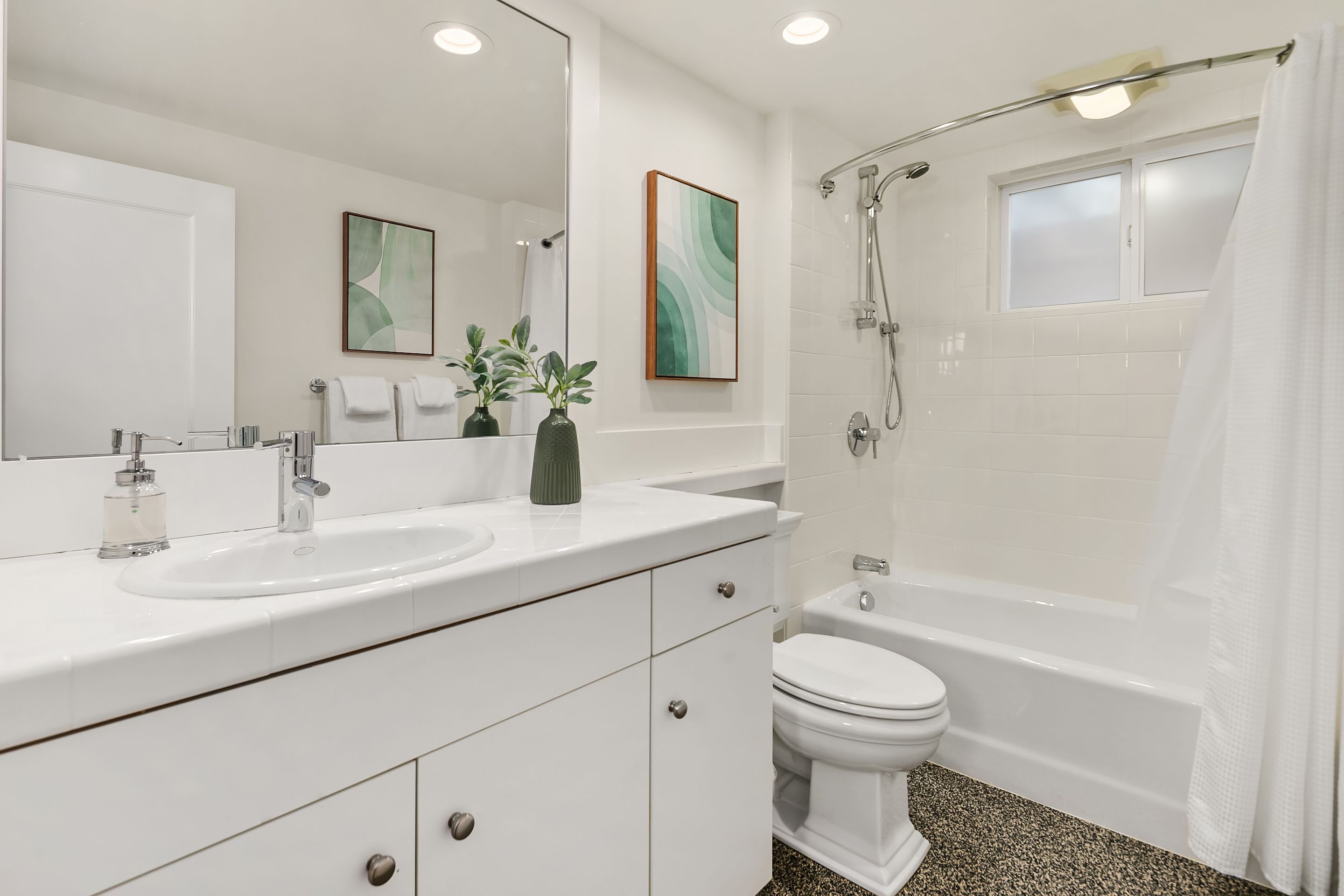  360 Highland Dr, Seattle, WA 98109 - 物件實景