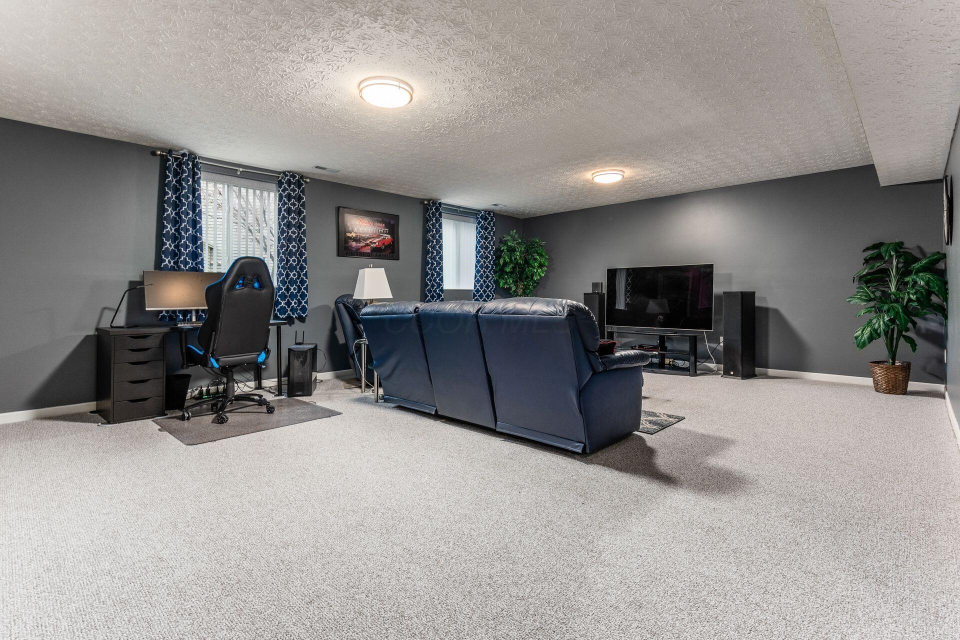 Dublin, Ohio, 43016, United States, 4 Bedrooms Bedrooms, ,4 BathroomsBathrooms,Residential,For Sale,1996840