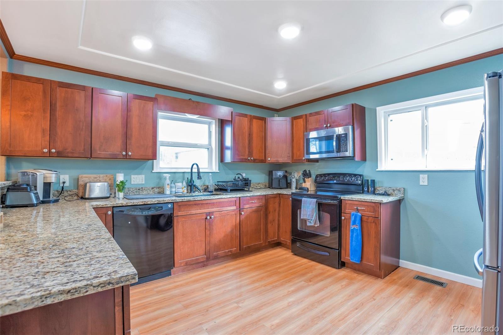 Golden, Colorado, 80401, United States, 2 Bedrooms Bedrooms, ,1 BathroomBathrooms,Residential,For Sale,1866124