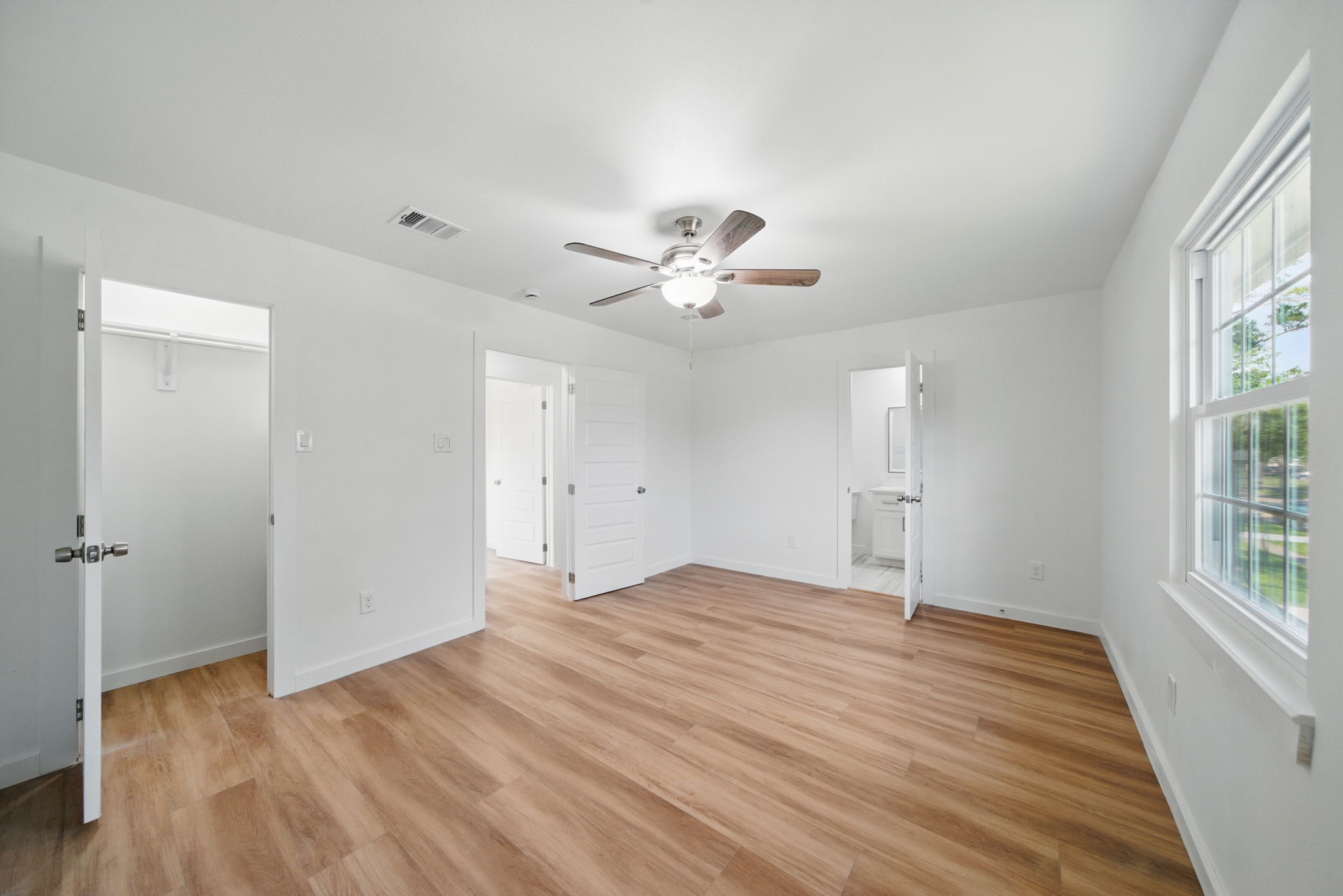  9711 Derrik Drive - 物件實景