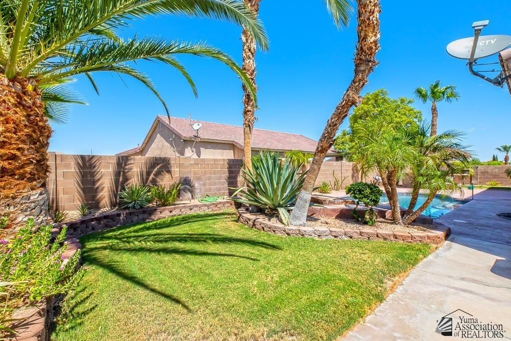 Yuma, Arizona, 85367-4912, United States, 4 Bedrooms Bedrooms, ,2 BathroomsBathrooms,Residential,For Sale,1923195