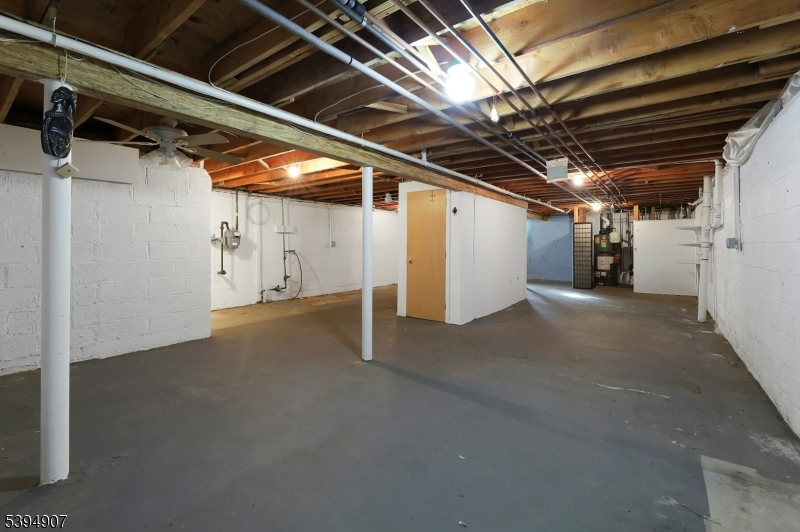 Wayne Twp., New Jersey, 07470, United States, 4 Bedrooms Bedrooms, ,4 BathroomsBathrooms,Residential,For Sale,1989007