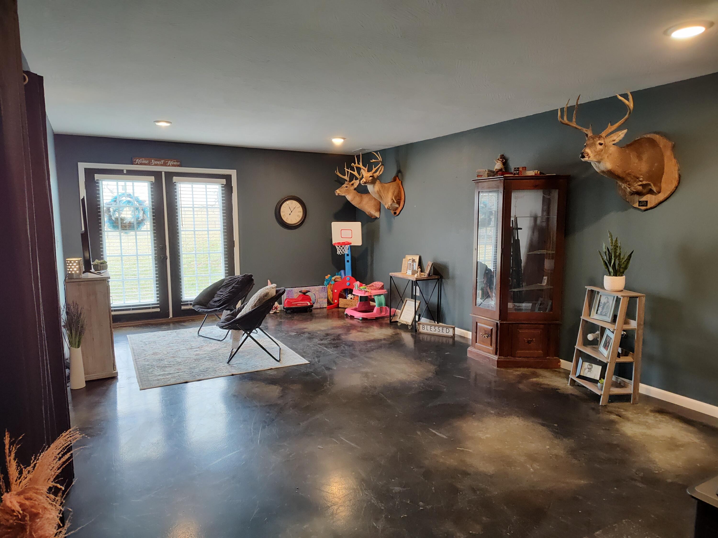 Bolivar, Missouri, 65613, United States, 2 Bedrooms Bedrooms, ,3 BathroomsBathrooms,Residential,For Sale,1975211