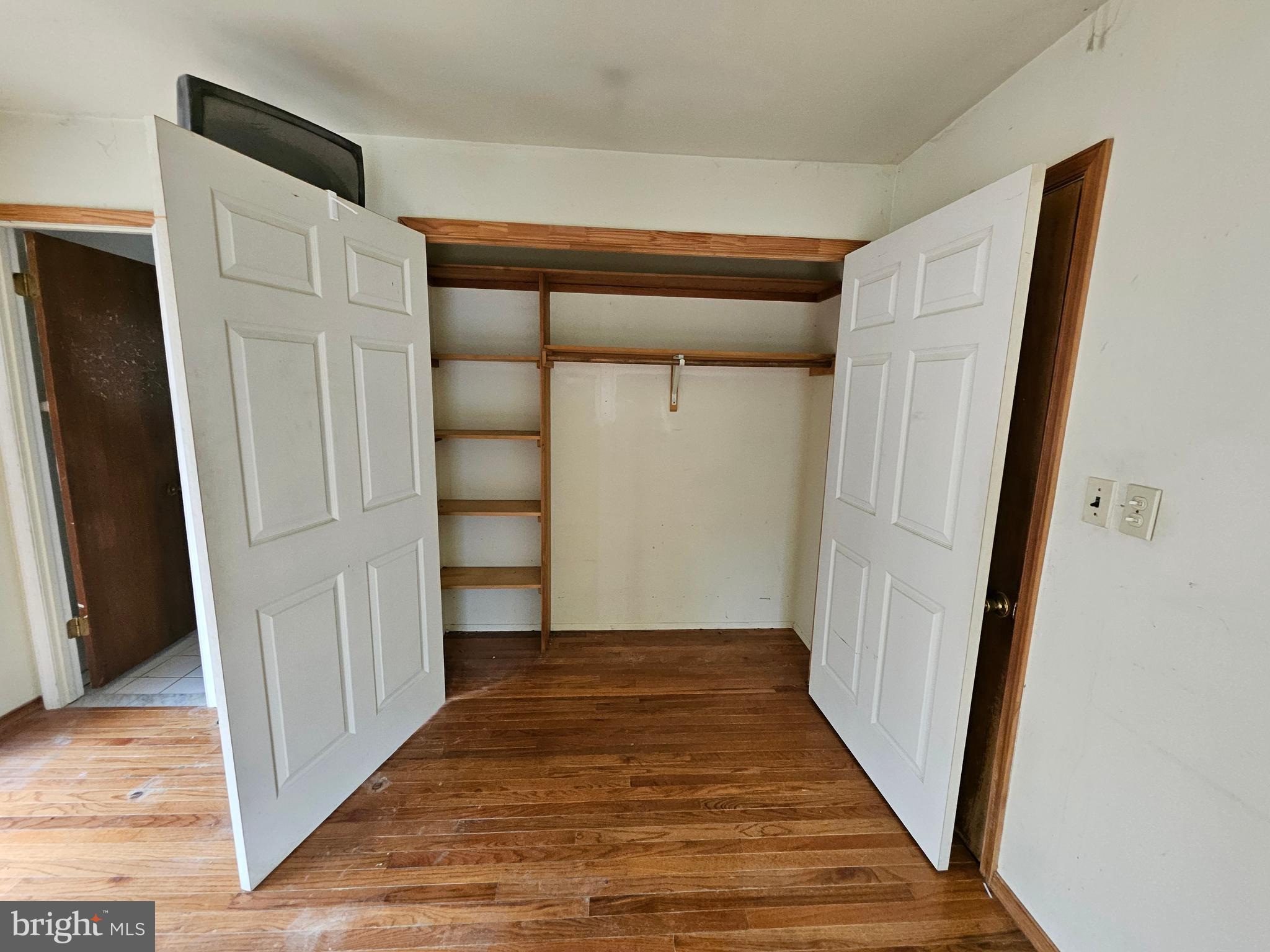 Millersville, Maryland, 21108, United States, 5 Bedrooms Bedrooms, ,3 BathroomsBathrooms,Residential,For Sale,1881579