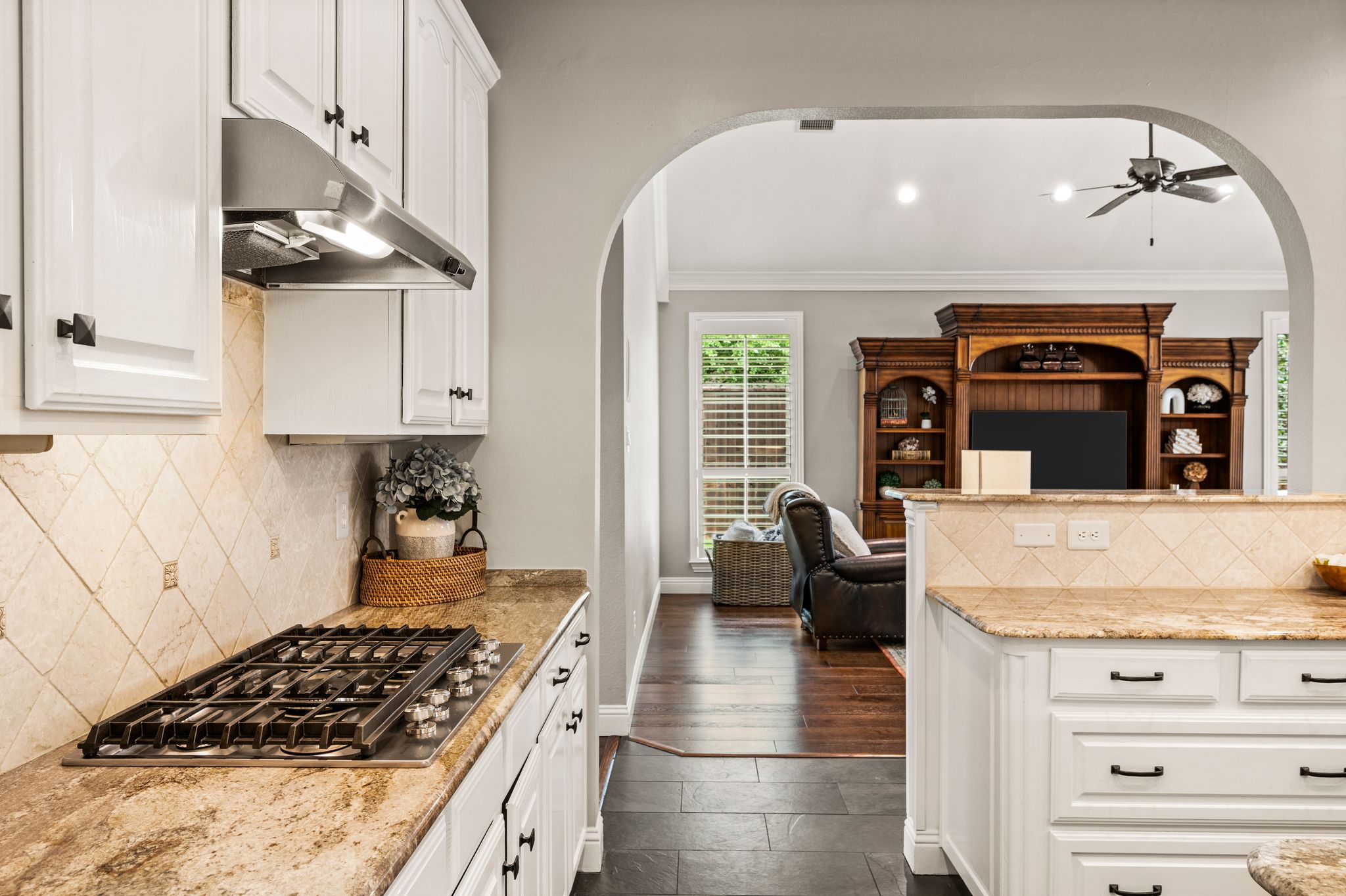  Timeless Elegance on Nearly Half an Acre in Prestigious Southlake Hills - 物件實景