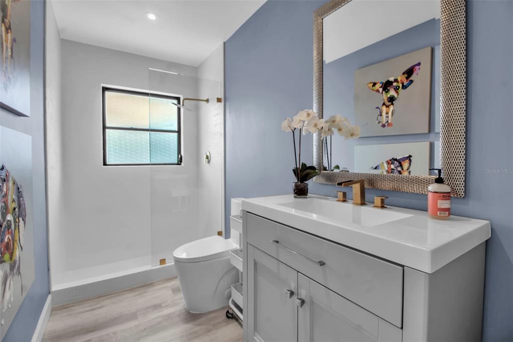 Sarasota, Florida, 34231, United States, 3 Bedrooms Bedrooms, ,2 BathroomsBathrooms,Residential,For Sale,1988164