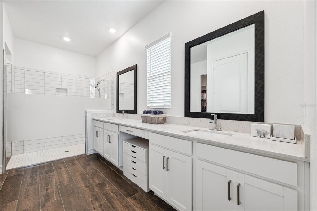 Brooksville, Florida, 34601, United States, 2 Bedrooms Bedrooms, ,3 BathroomsBathrooms,Residential,For Sale,1975106