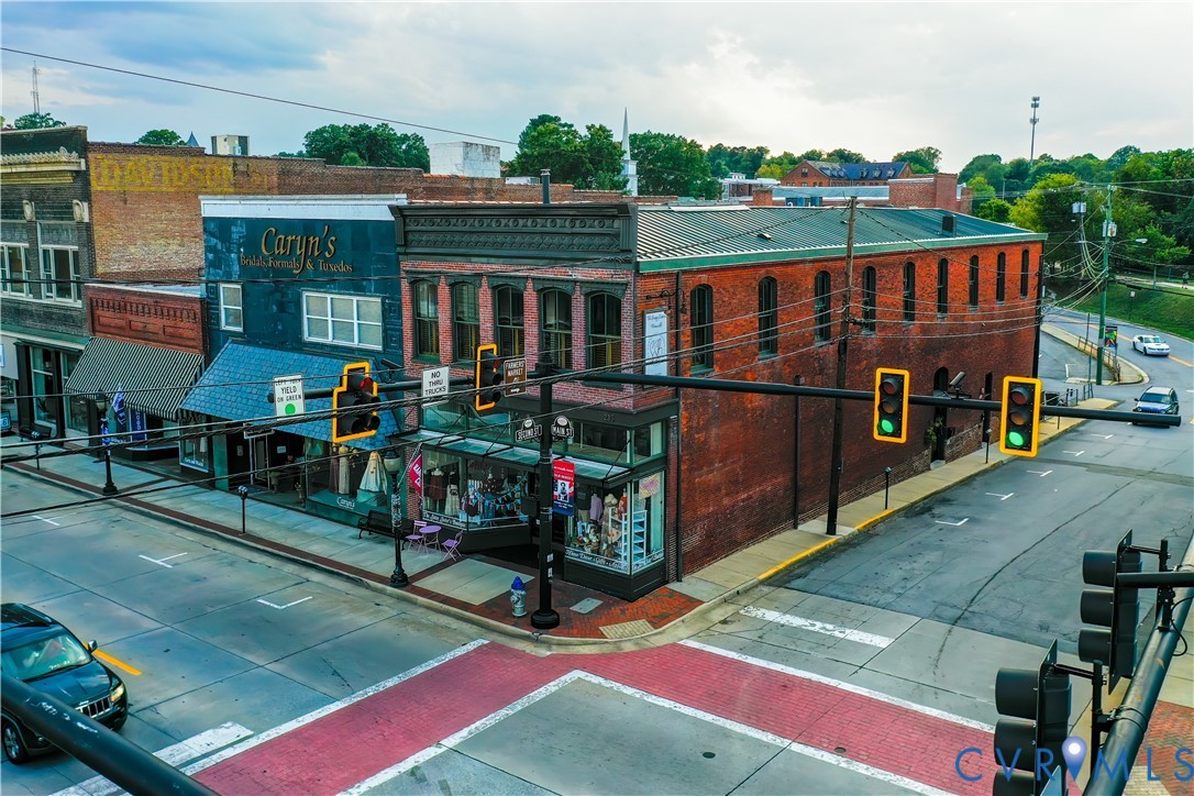 Farmville, Virginia, 23901, United States, 3 Bedrooms Bedrooms, ,3 BathroomsBathrooms,Residential,For Sale,1981150