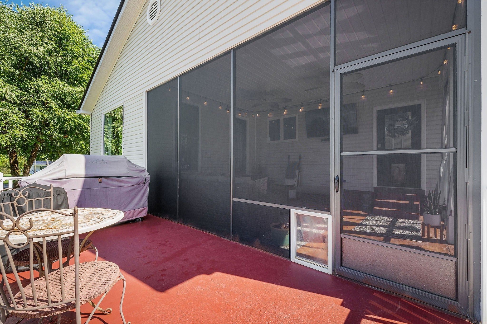 Smithville, Tennessee, 37166, United States, 1 Bedroom Bedrooms, ,4 BathroomsBathrooms,Residential,For Sale,2006606