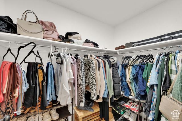 West Valley City, Utah, 84128, United States, 6 Bedrooms Bedrooms, ,3 BathroomsBathrooms,Residential,For Sale,1976831