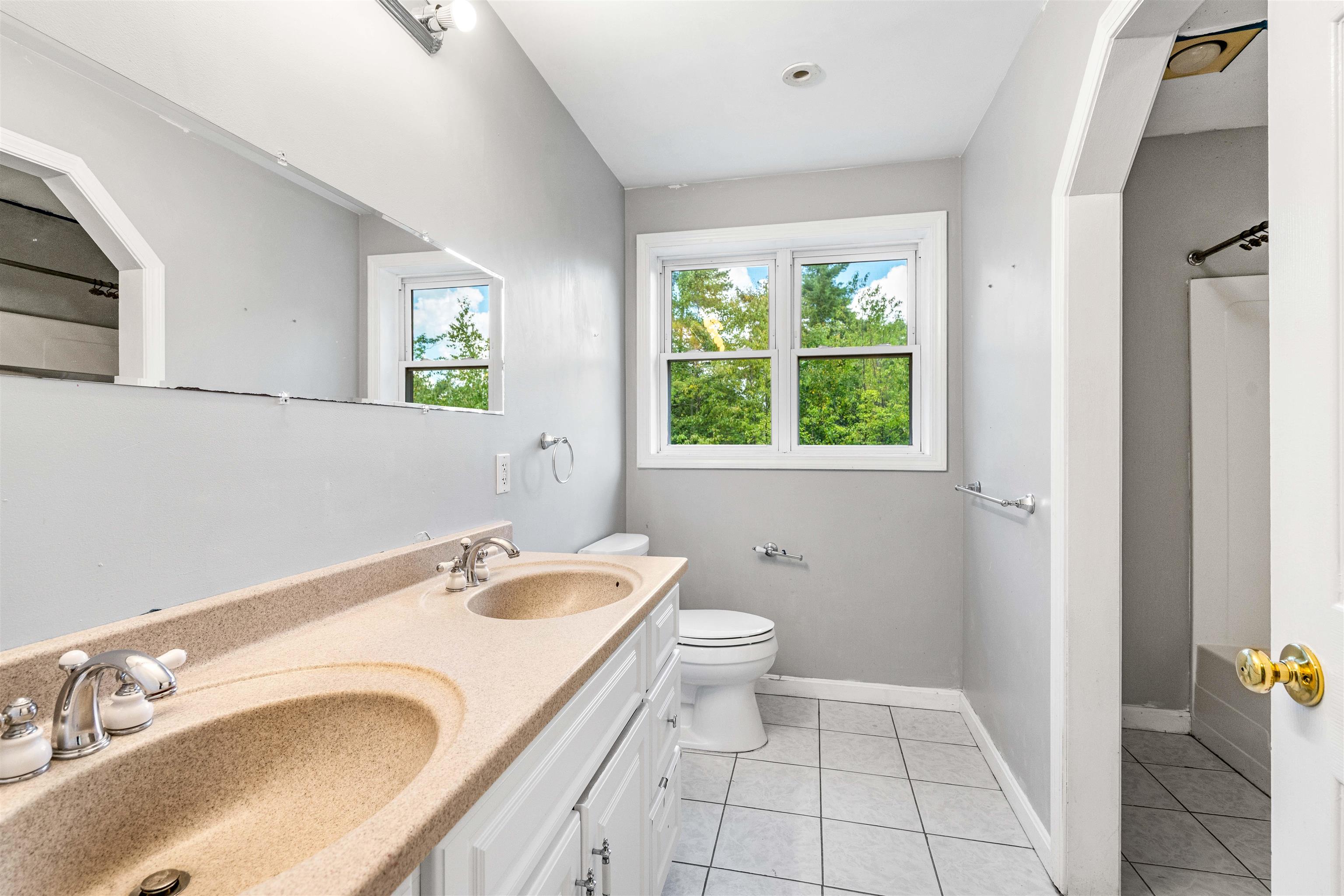 Dunbarton, New Hampshire, 03046, United States, 4 Bedrooms Bedrooms, ,3 BathroomsBathrooms,Residential,For Sale,1916855