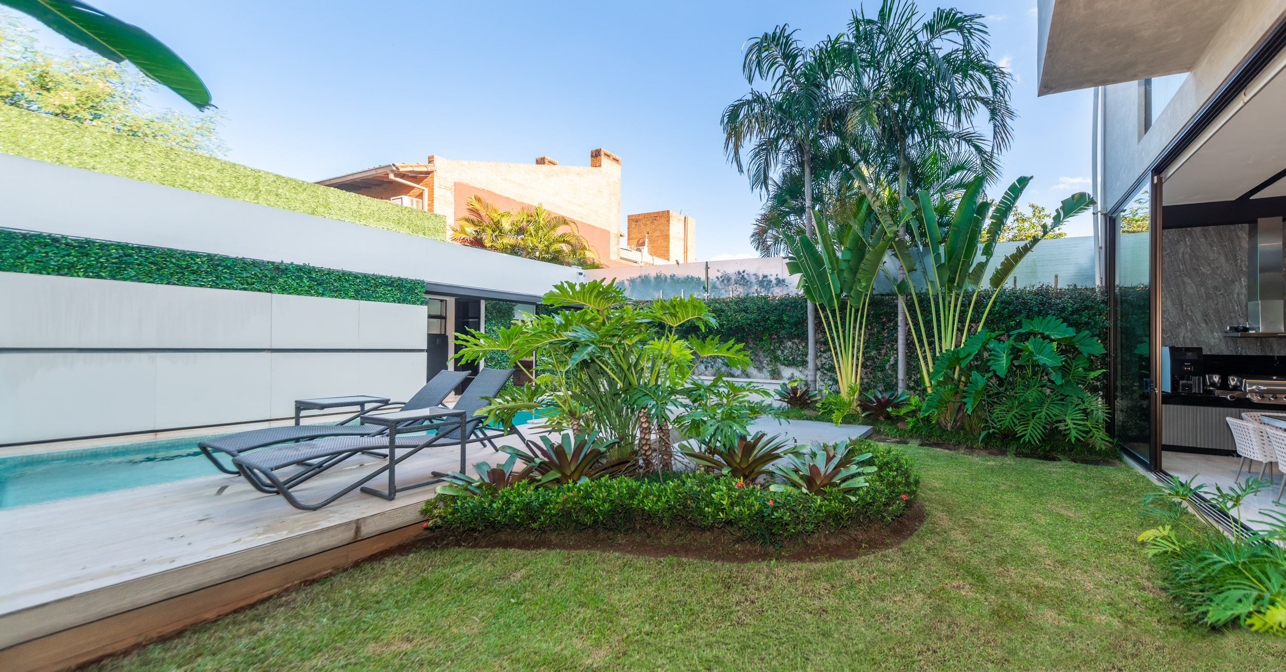 Exclusive Fully Furnished 4-Bedroom En-Suite Residence - 物件實景