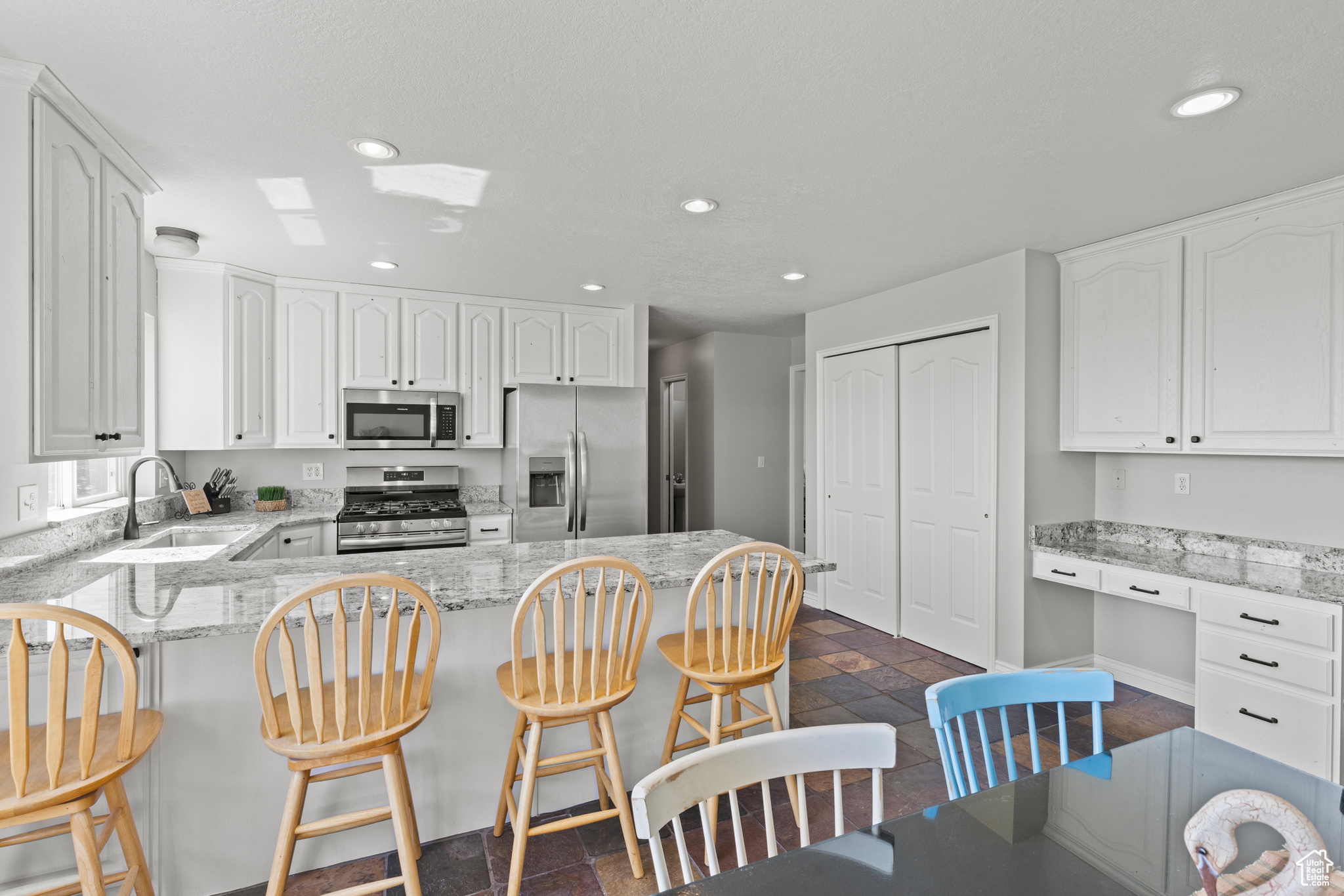 Mendon, Utah, 84325, United States, 7 Bedrooms Bedrooms, ,4 BathroomsBathrooms,Residential,For Sale,1977990