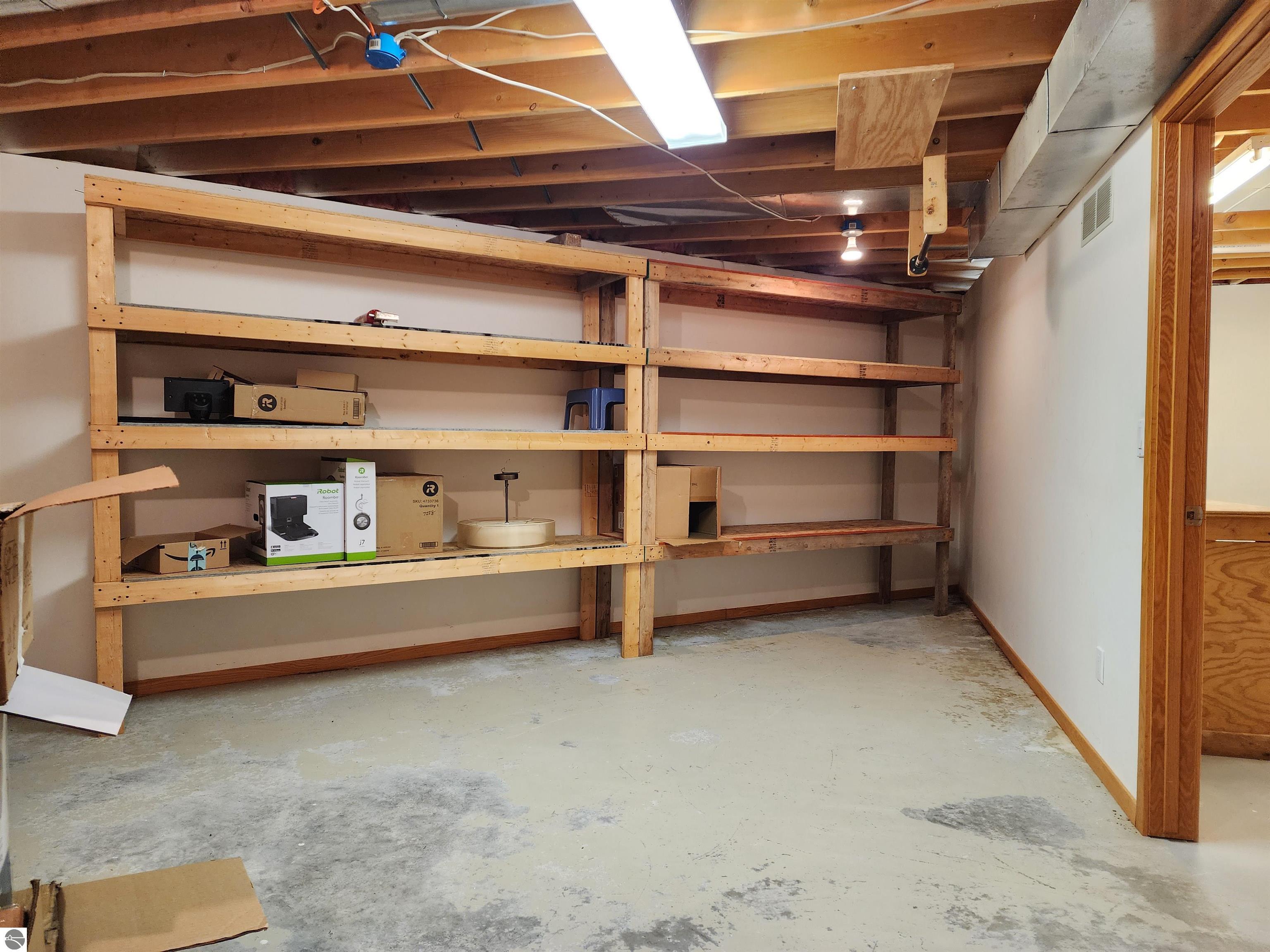 Alma, Michigan, 48801, United States, 5 Bedrooms Bedrooms, ,4 BathroomsBathrooms,Residential,For Sale,2000371