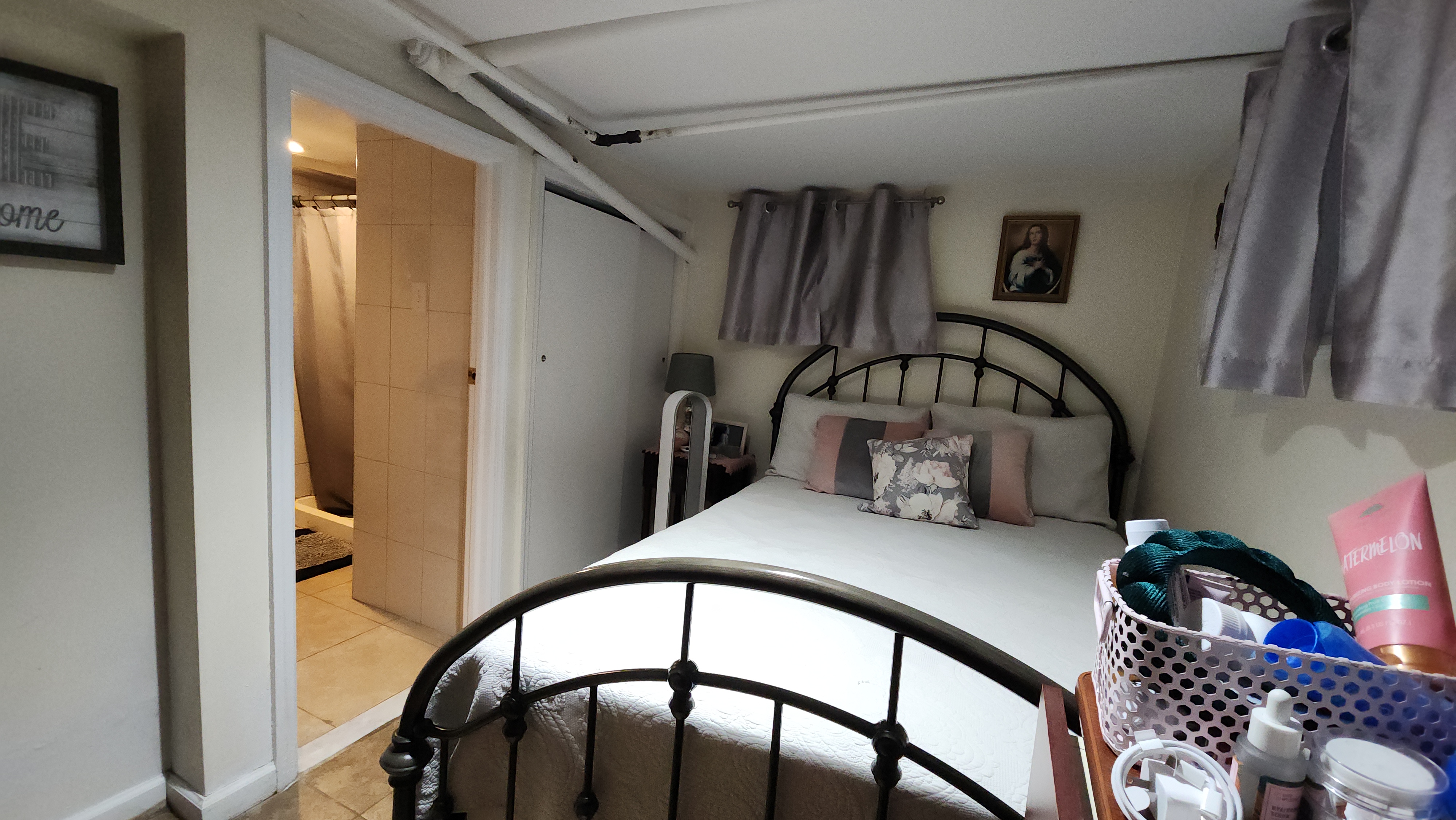 Elmhurst, New York, 11373, United States, 10 Bedrooms Bedrooms, ,3 BathroomsBathrooms,Residential,For Sale,1895054