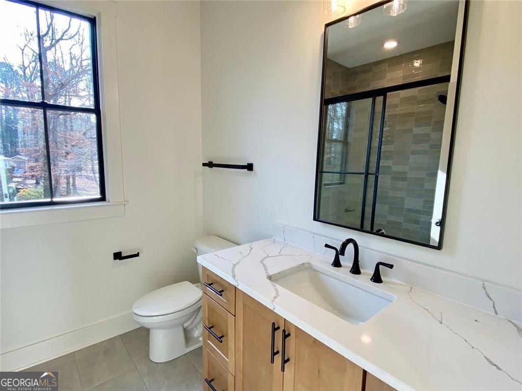 Gainesville, Georgia, 30506, United States, 5 Bedrooms Bedrooms, ,4 BathroomsBathrooms,Residential,For Sale,1909914