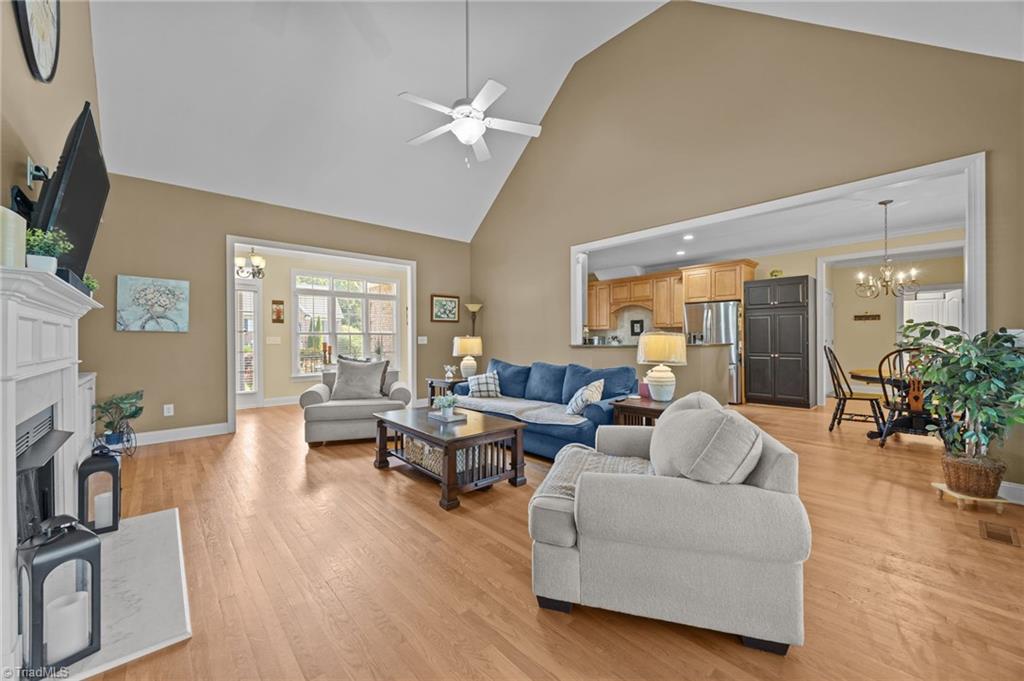 Kernersville, North Carolina, 27284, United States, 4 Bedrooms Bedrooms, ,3 BathroomsBathrooms,Residential,For Sale,1890239