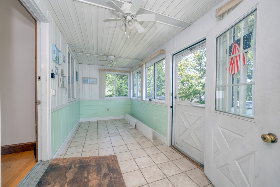 Hull, Massachusetts, 02045, United States, 6 Bedrooms Bedrooms, ,3 BathroomsBathrooms,Residential,For Sale,1978690