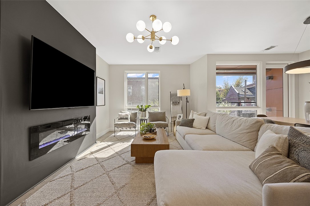 Lawrenceville, Pennsylvania, 15201, United States, 2 Bedrooms Bedrooms, ,2 BathroomsBathrooms,Residential,For Sale,1960750