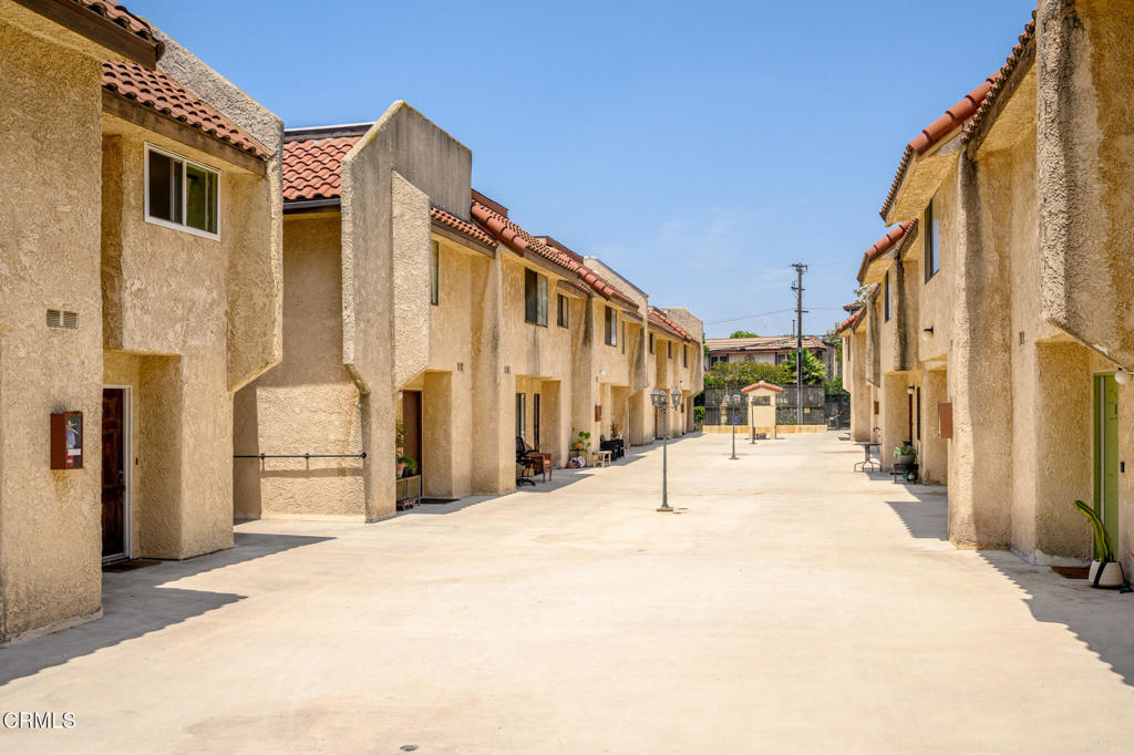 Los Angeles, California, 90042, United States, 2 Bedrooms Bedrooms, ,2 BathroomsBathrooms,Residential,For Sale,1856042