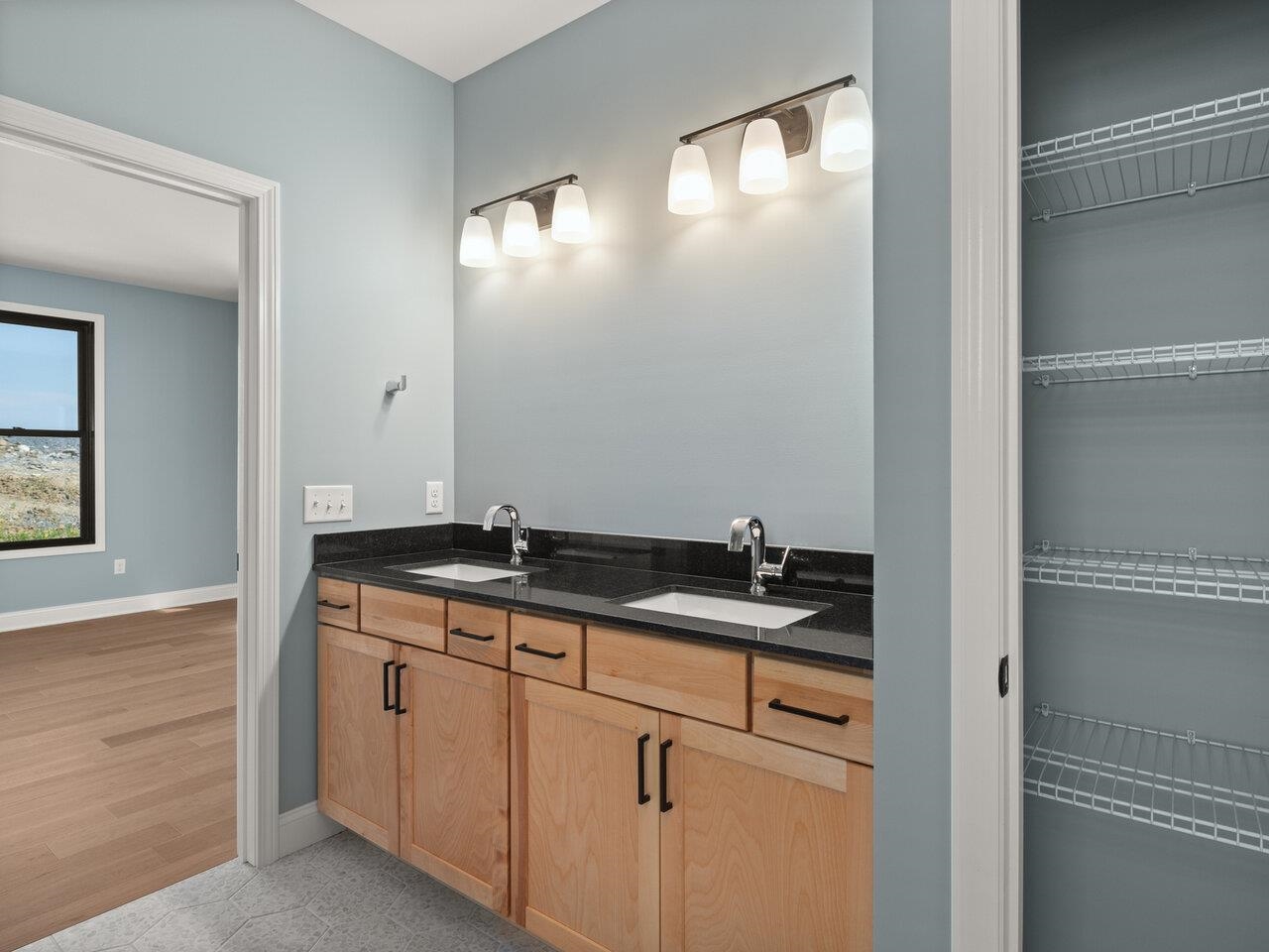 South Burlington, Vermont, 05403, United States, 2 Bedrooms Bedrooms, ,1 BathroomBathrooms,Residential,For Sale,1892130