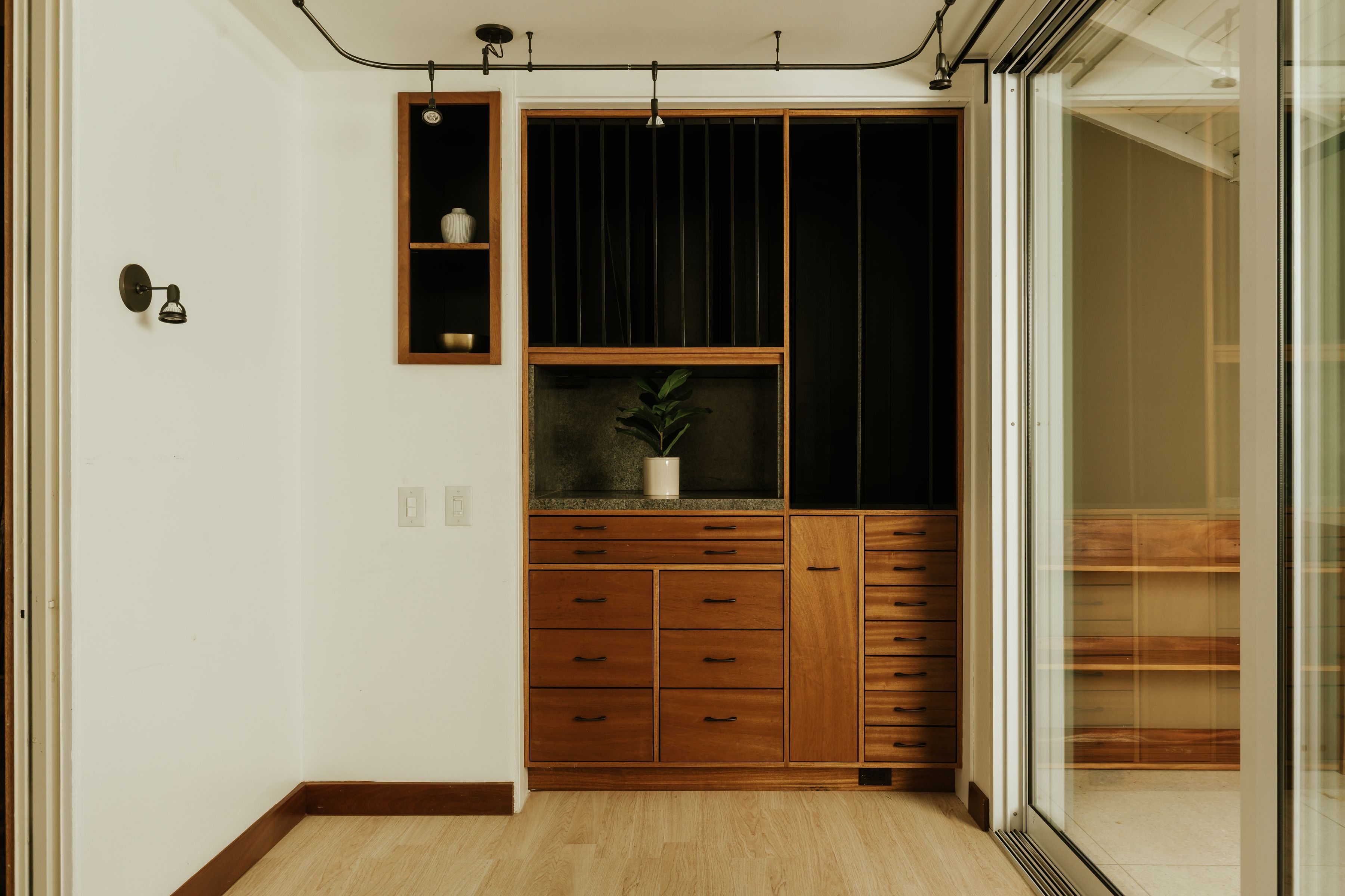  4816 Encino Avenue - 物件實景