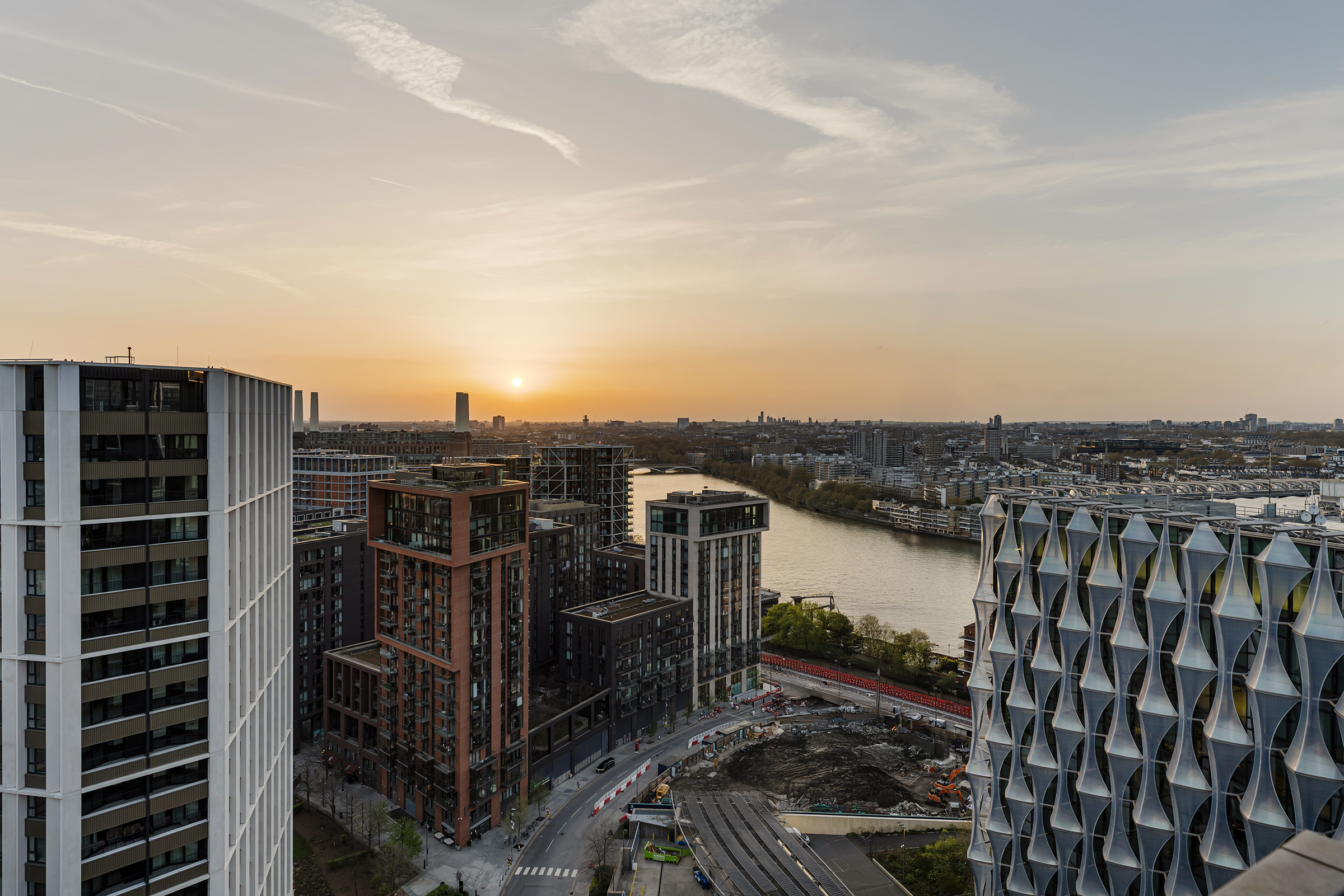  A Duplex Penthouse with Panoramic River Views and a Private Roof Terrace - 物件實景