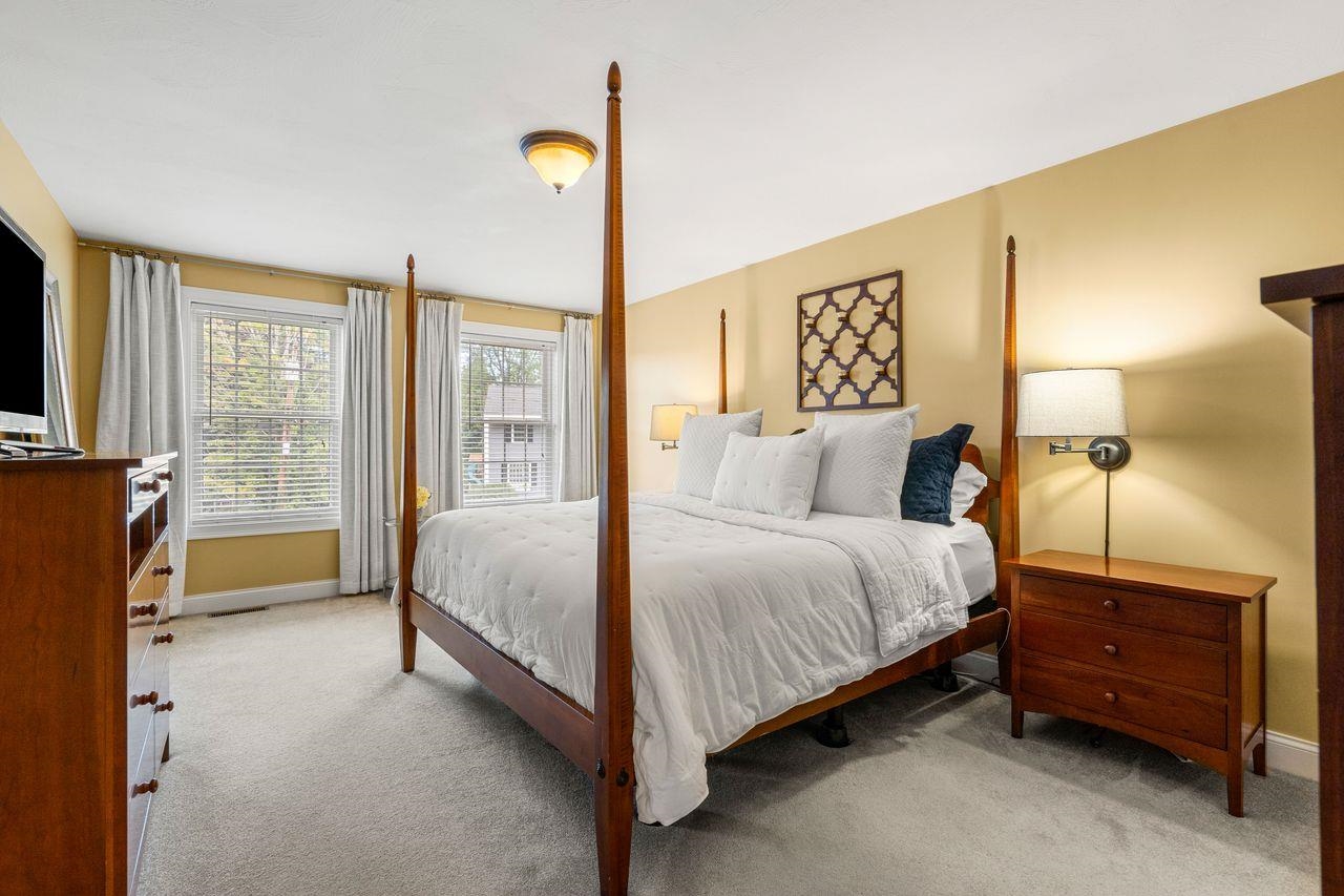 Manchester, New Hampshire, 03104, United States, 4 Bedrooms Bedrooms, ,3 BathroomsBathrooms,Residential,For Sale,1934324