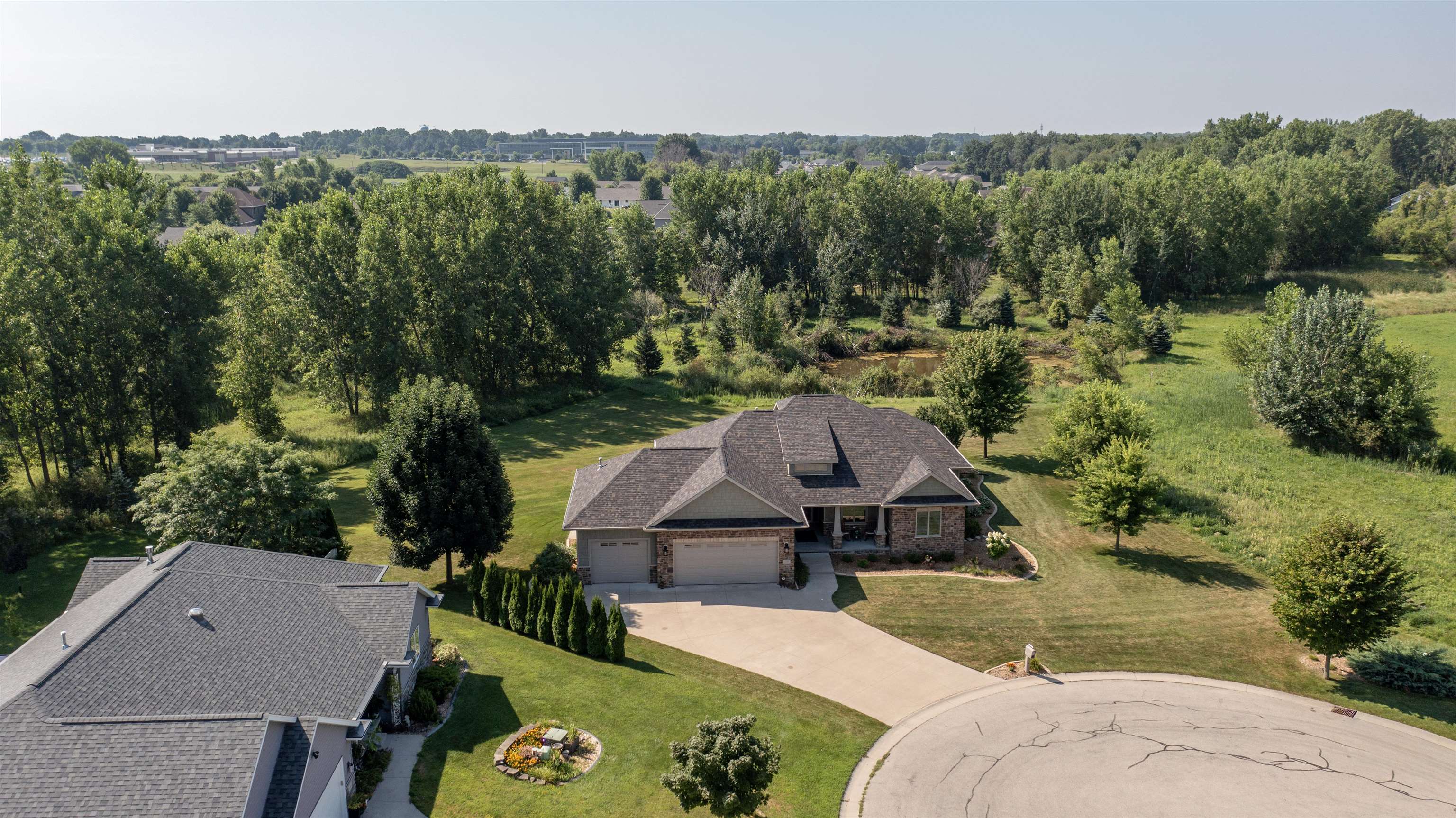 Appleton, Wisconsin, 54913, United States, 5 Bedrooms Bedrooms, ,4 BathroomsBathrooms,Residential,For Sale,1927956