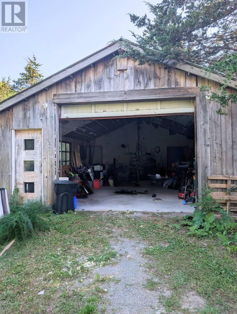 PRINCE EDWARD COUNTY (AMELIASBURG WARD), Ontario, K0K 1A0, CA, 5 Bedrooms Bedrooms, ,2 BathroomsBathrooms,Residential,For Sale,1867641