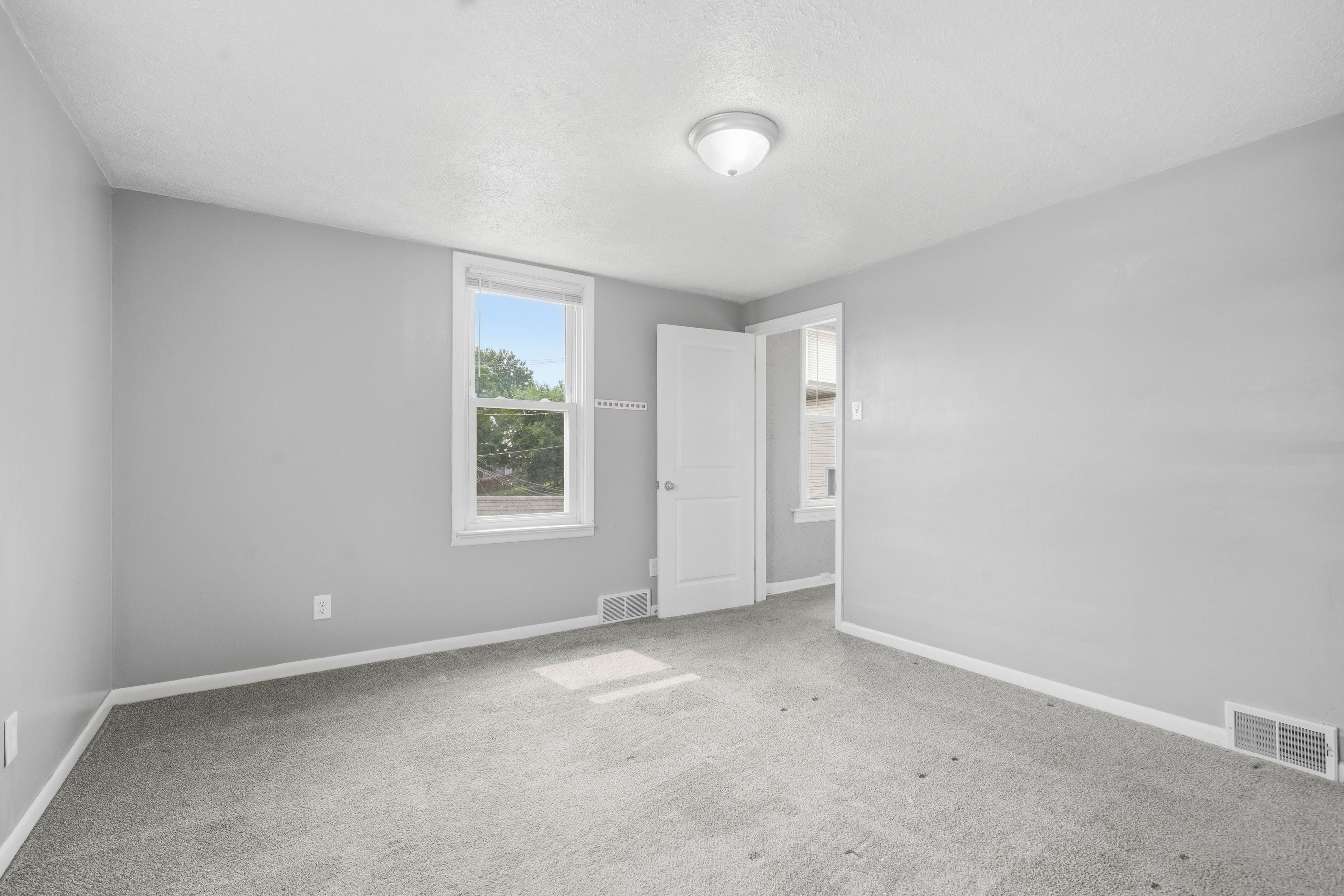  636 1/2 Fifth Avenue, Coraopolis, PA 15108 - 物件實景