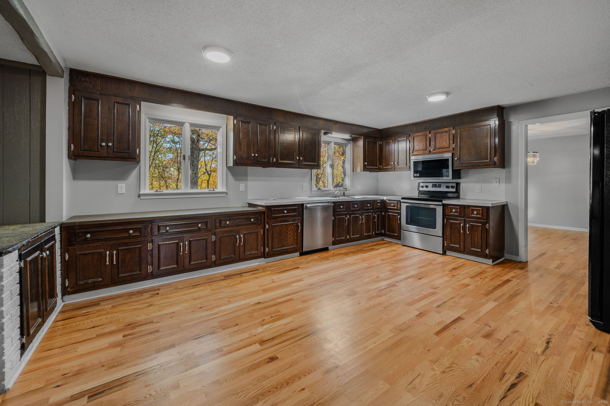 Waterford, Connecticut, 06385, United States, 3 Bedrooms Bedrooms, ,3 BathroomsBathrooms,Residential,For Sale,1969009