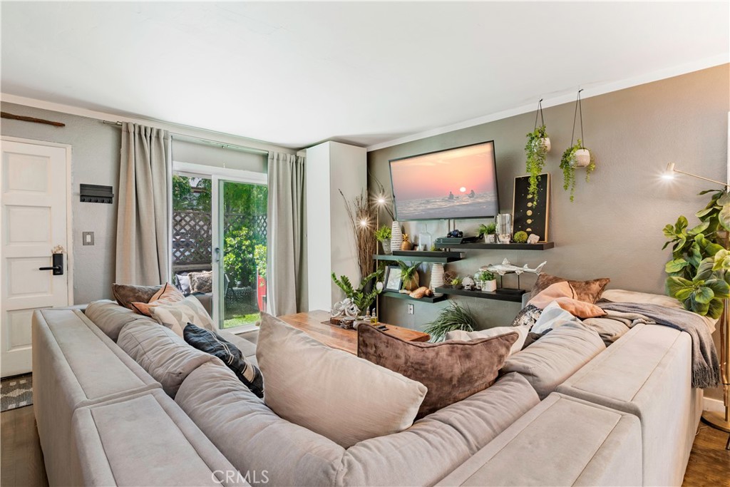Long Beach, California, 90814, United States, 2 Bedrooms Bedrooms, ,2 BathroomsBathrooms,Residential,For Sale,1919883