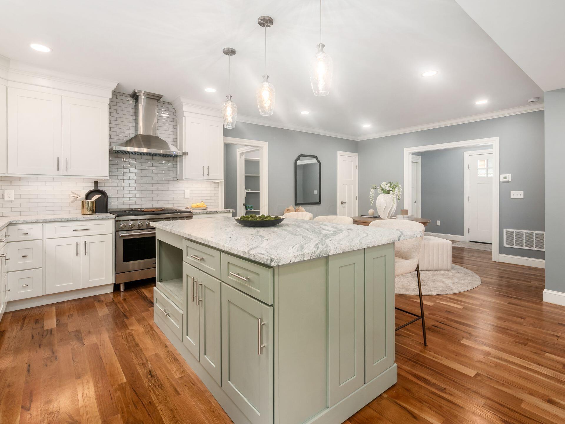 Columbus, Ohio, 43202, United States, 5 Bedrooms Bedrooms, ,4 BathroomsBathrooms,Residential,For Sale,1988321