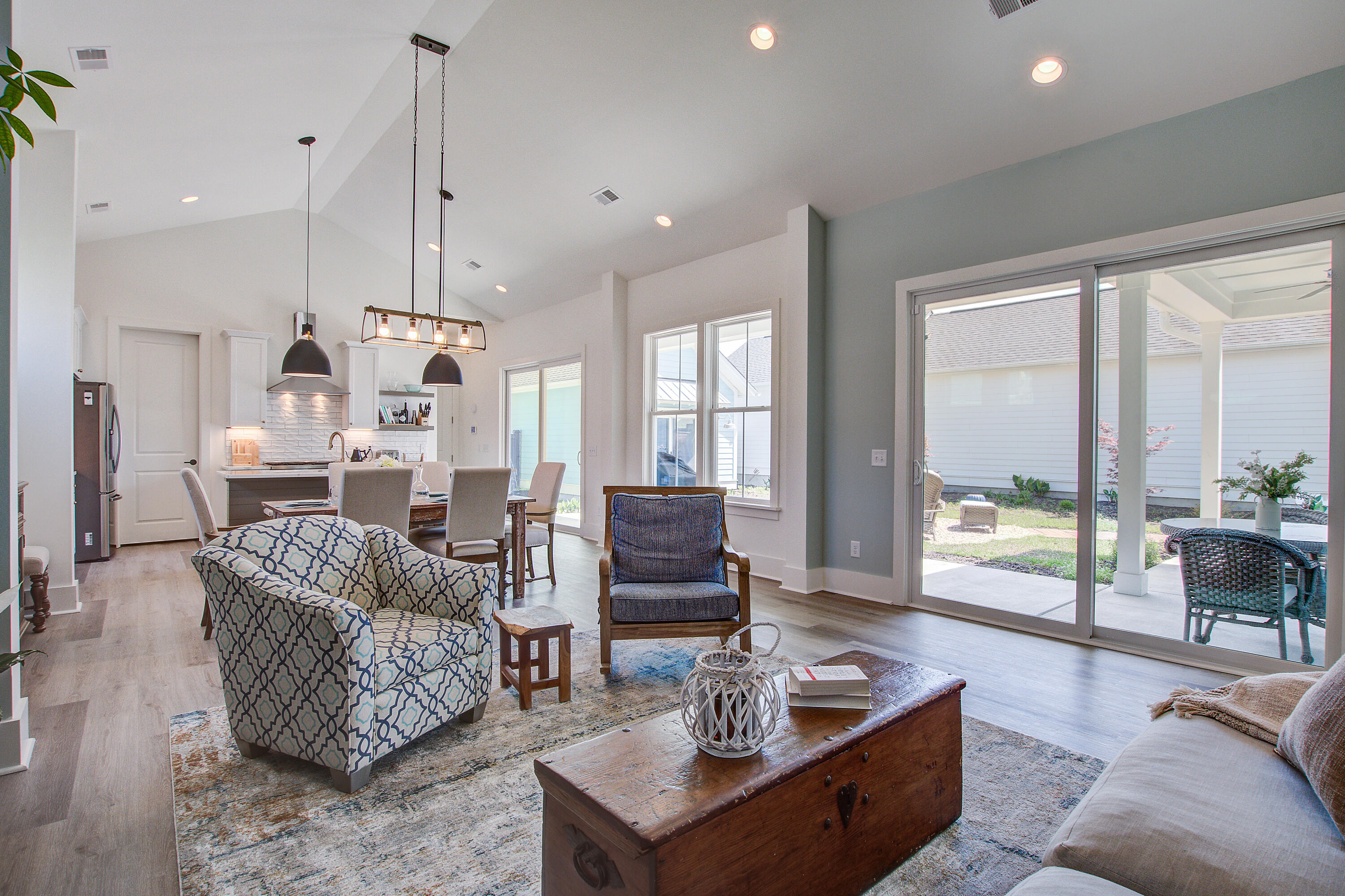 Summerville, South Carolina, 29486, United States, 3 Bedrooms Bedrooms, ,4 BathroomsBathrooms,Residential,For Sale,1770672