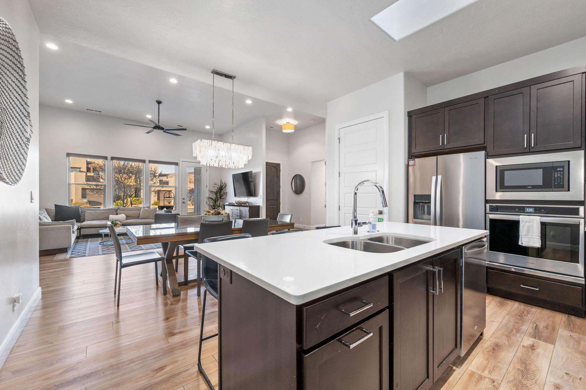 St George, Utah, 84770, United States, 4 Bedrooms Bedrooms, ,5 BathroomsBathrooms,Residential,For Sale,2005746