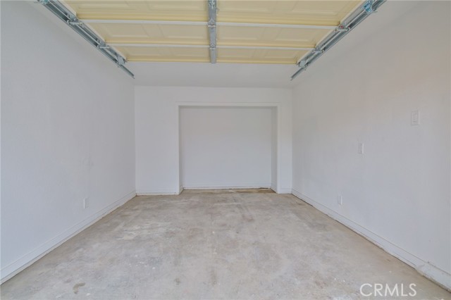 Los Angeles, California, 90003, United States, 5 Bedrooms Bedrooms, ,Residential,For Sale,1889512