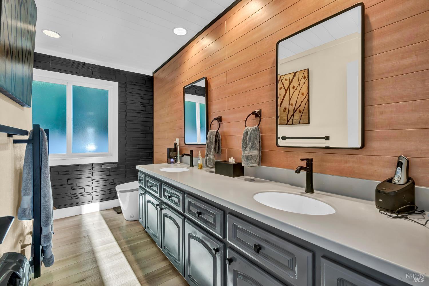 Nice, California, 95464, United States, 3 Bedrooms Bedrooms, ,4 BathroomsBathrooms,Residential,For Sale,1974122